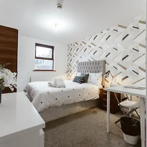 Gasthof Whitechapel En-suite Beds To, London