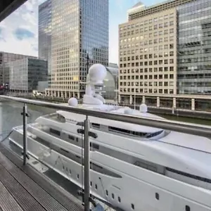 Apartment Waterfront, London